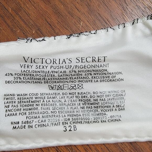 VICTORIA'S SECRET VERY SEXY LACY PUSH-UP BRA - Picture 8 of 8
